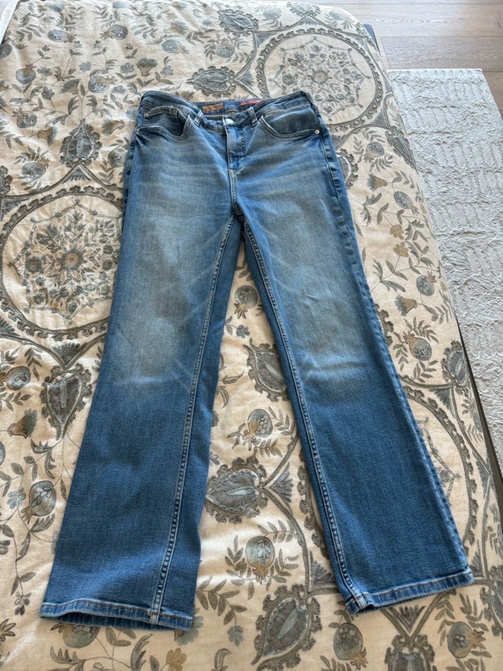 Anthropologie Pilcro Women's Flare Jeans in Light Blue Wash Size 28